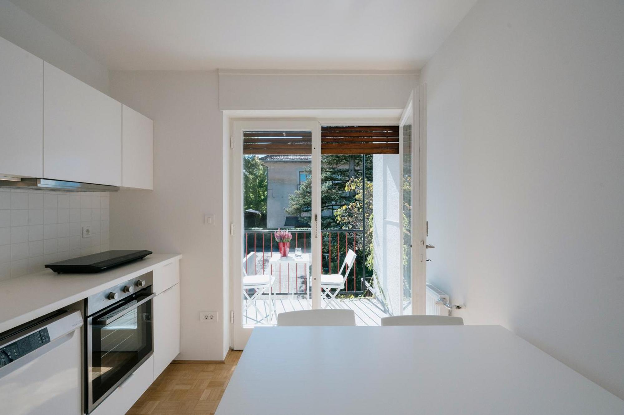 Ljubljana C17 4-Bedroom Private Row House With Garden And Parking Екстериор снимка